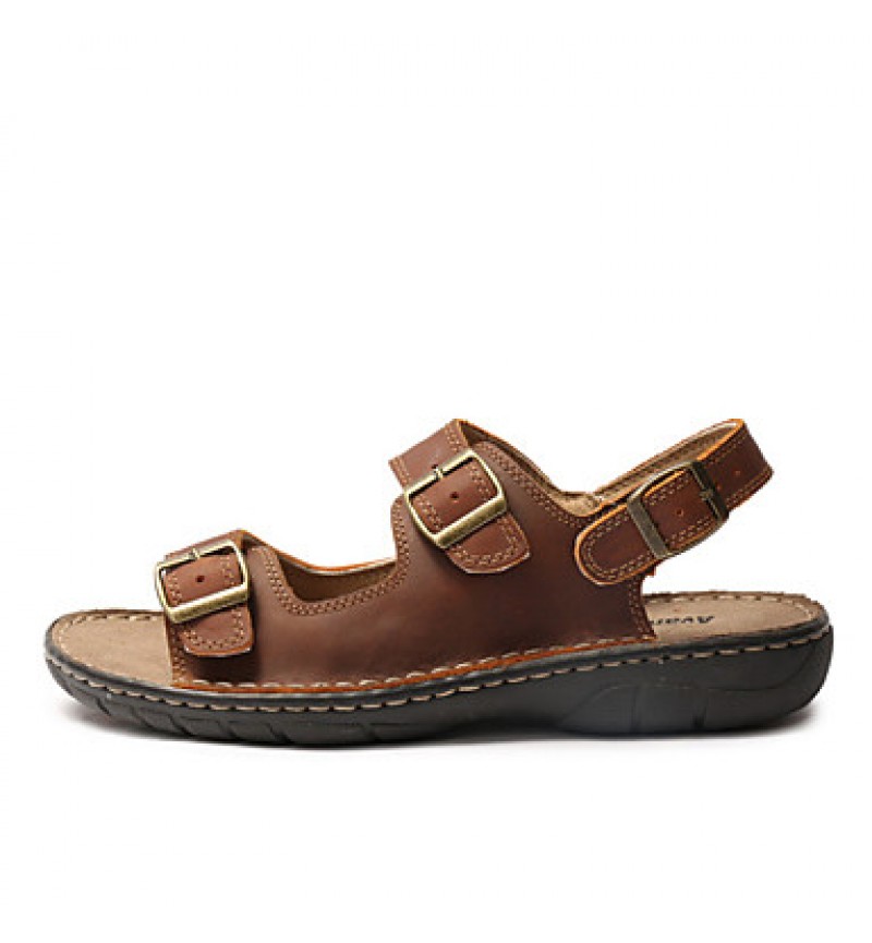 Men's Shoes Outdoor / Athletic / Casual Leather Sandals Brown  